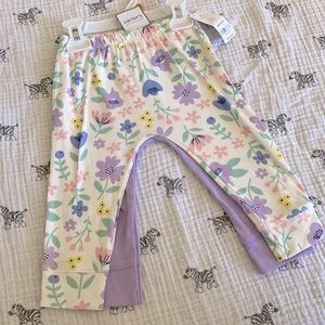 Carter’s 2 piece set bottoms New with tags size 12 months